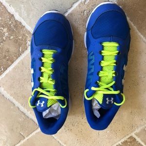 Men’s size 11 under armor athletic shoes